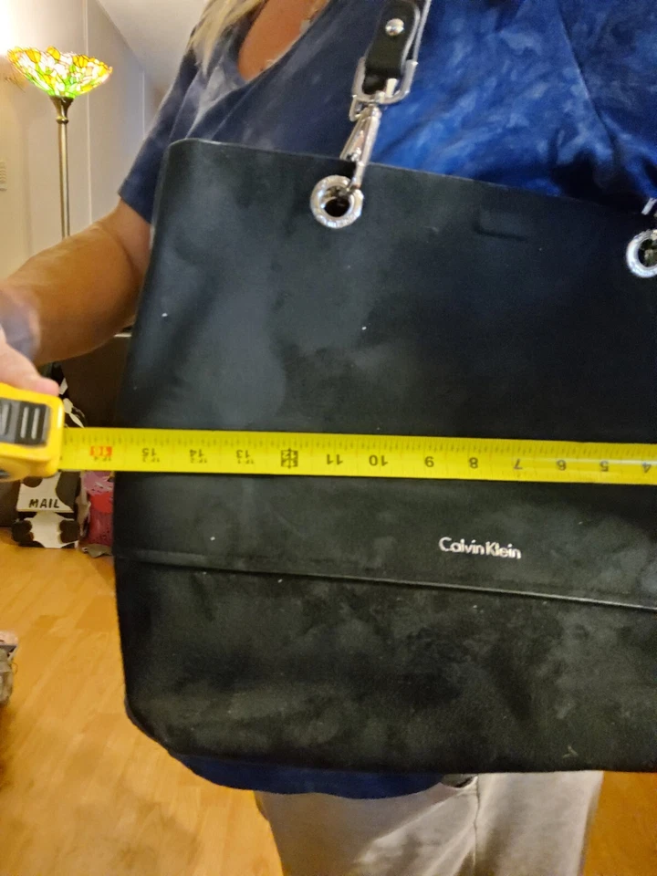 Bolso de Mano Grande de Gamuza Negro Calvin Klein Nuevo Foto 4 de 4