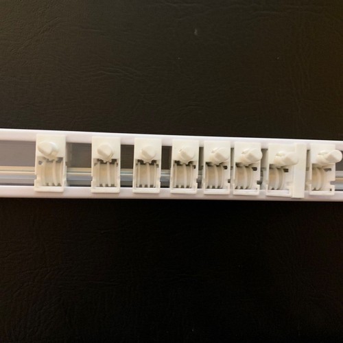 3.5" / 89mm LEFT OR RIGHT VERTICAL BLIND TRACK CARRIERS RUNNERS TRUCKS - Picture 3 of 4