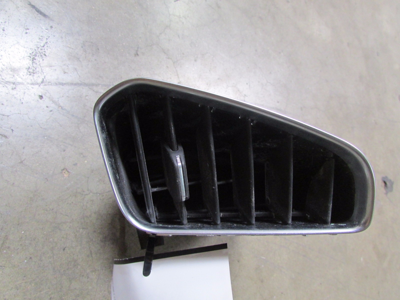 Ferrari 458 Italia LH, Left Dash Air Vent, P/N 81495400, Used
