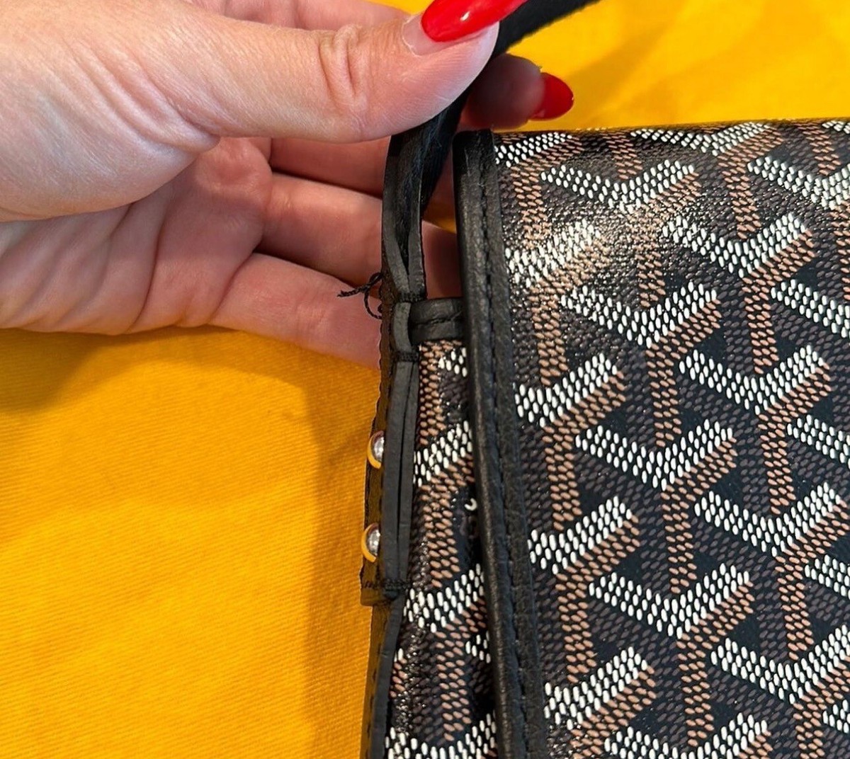 Goyard Capetien MM Messenger Bag - Black/Noir | eBay