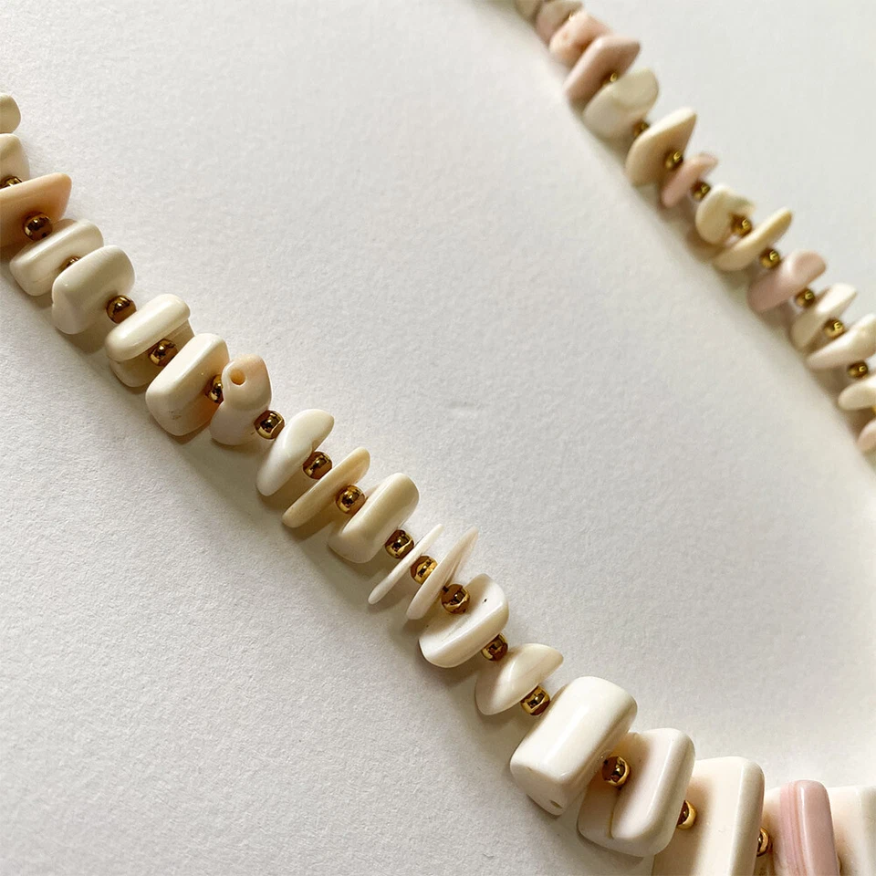 Collana con Pietre Bianco Rosa Stile Boho Bohemien Hippie Heishi Casual Elegante - Immagine 3 di 3