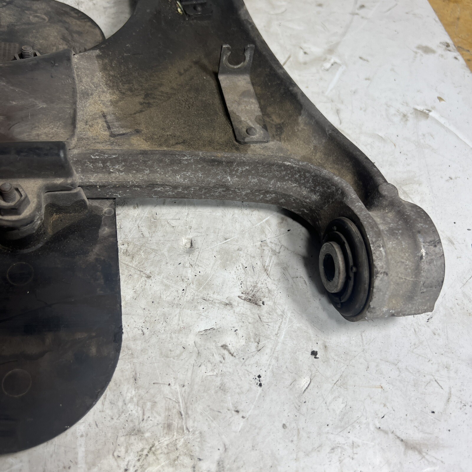 03-08 Maserati Quattroporte Left Rear Control Arm Set M139 Upper Lower Toe