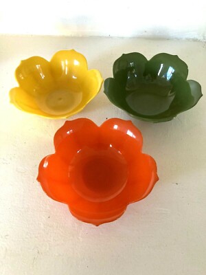 Vtg KNK Japan 3 Lotus Tulip Flower Shape Plastic Bowls Orange Yellow Green RETRO