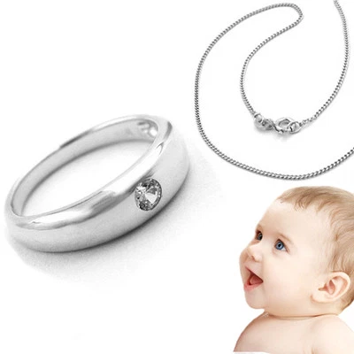 FACHHANDEL-DIREKT klassischer Baby Taufe Taufring mit weißem Zirkonia Stein und Kette Silber 925