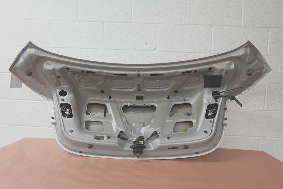 2011-2016 HYUNDAI ELANTRA REAR TRUNK LID SHELL W/INNER TAILLIGHT Foto 2 de 4