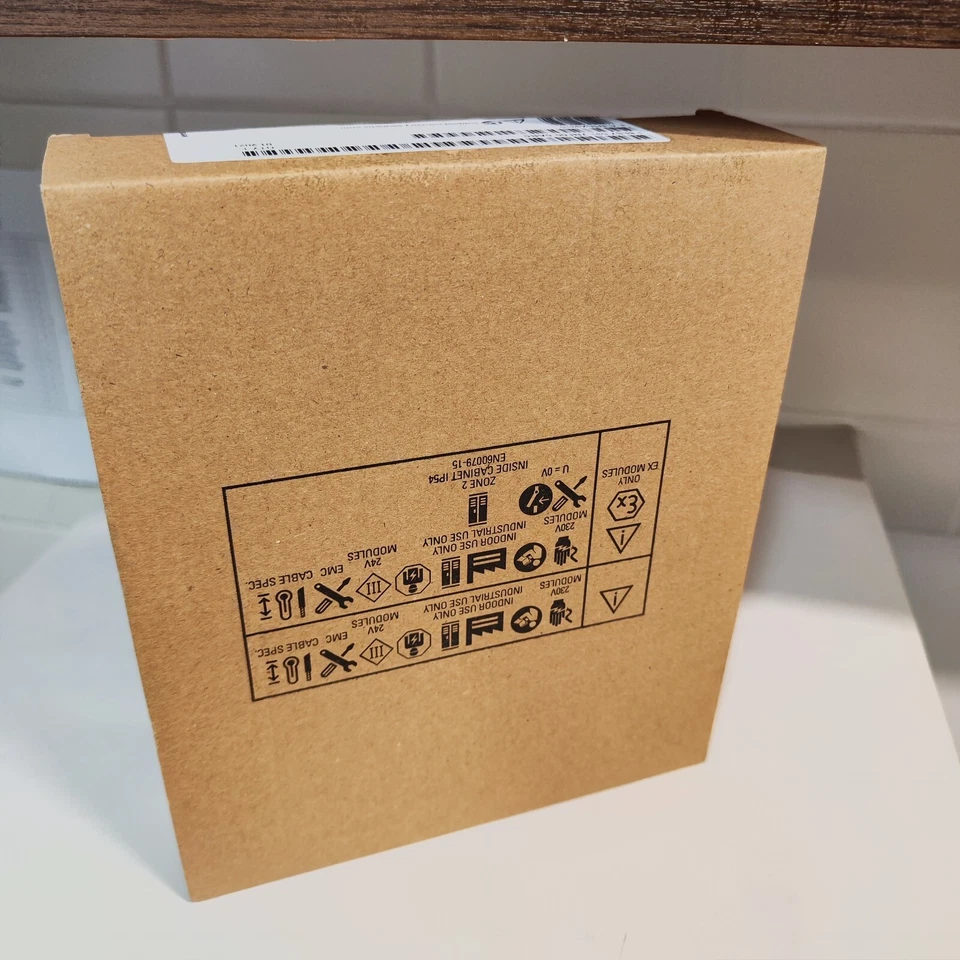 Siemens 6ES7531-7NF00-0AB0 6ES7 531-7NF00-0AB0 S7-1500 AI 8xU/I HF -- New - Image 3 of 4