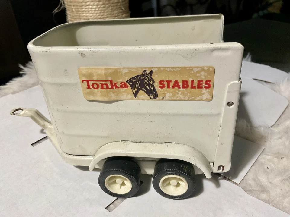 Remolque para caballos Tonka #52620 establos acero prensado 6" largo ~ De colección Foto 4 de 4