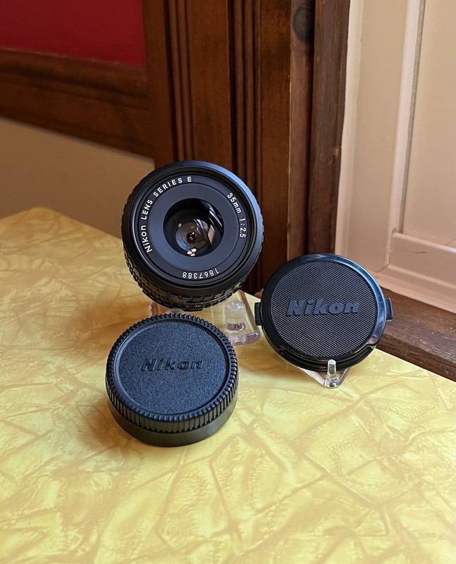 Nikon Lens Series E 35mm f2.5 with Nikon Lens Caps *Manual Focus