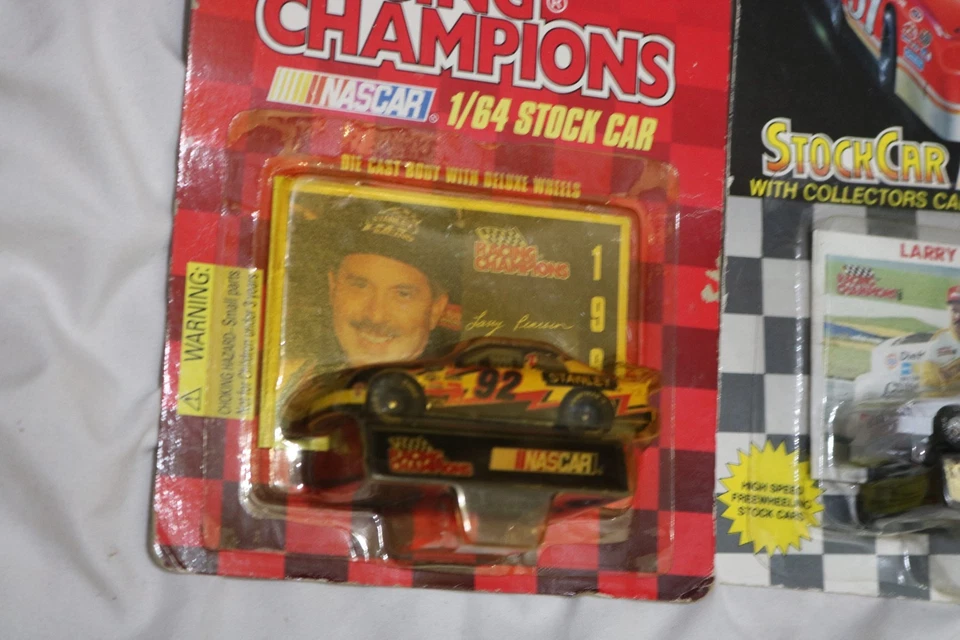 Lote de dos coches diecast Larry Pearson 1996 y 1991 1/64 NASCAR Foto 2 de 4