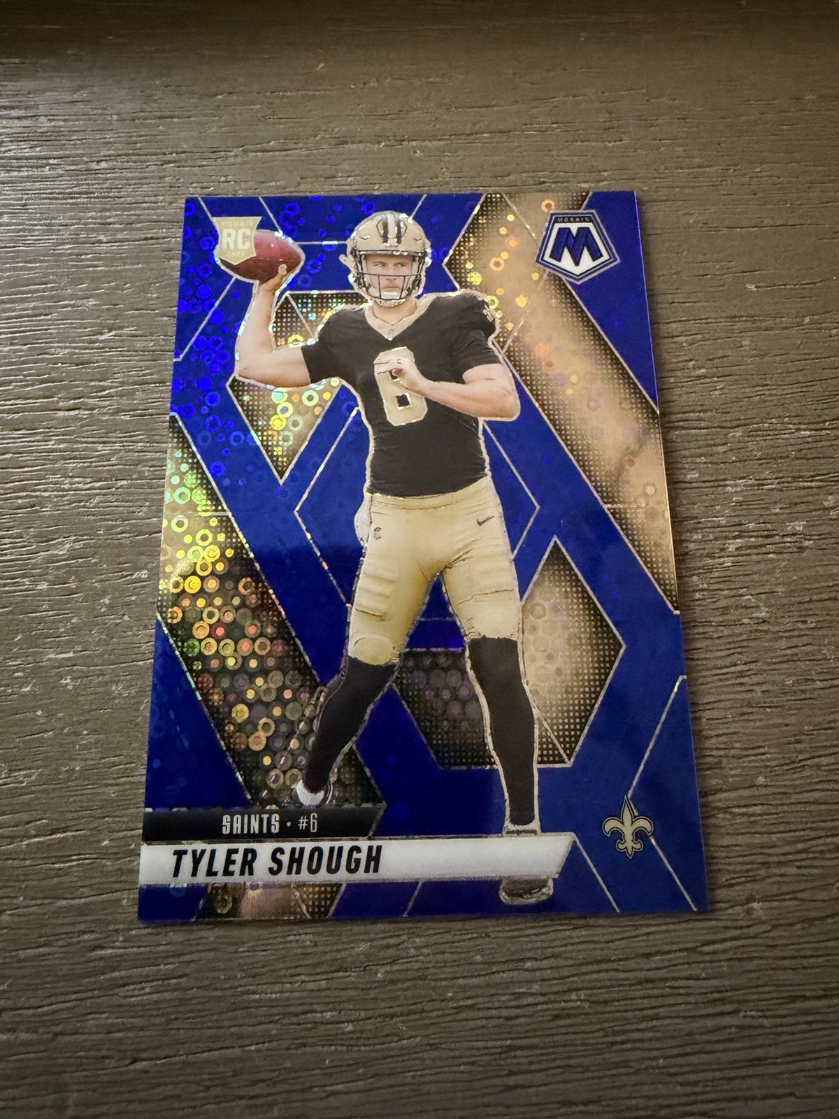 2025 Panini Mosaic Tyler Shough (RC) #312 No Huddle Blue Prizm /99 Saints
