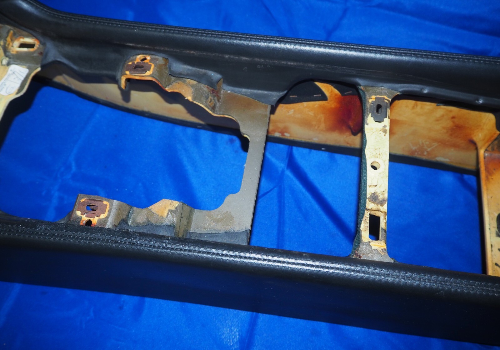 2006-2012 Bentley Flying Spur Sedan Center Console Assembly "Beluga" Black OEM