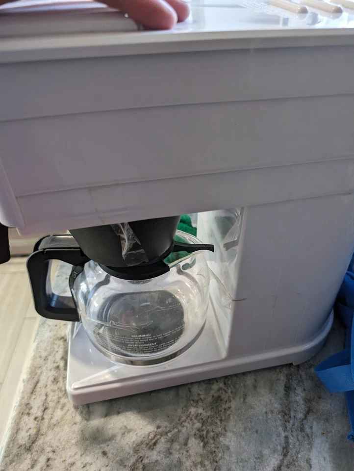 Cafetera y jarra de goteo Bunn GRX-W blanca de 10 tazas Foto 3 de 4