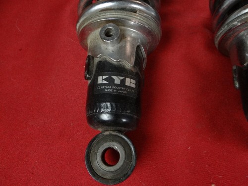 Yamaha Rear Shock Set 1982-83 XS650 Midnight Sp. 5V4-22210-00, 5V4-22210-10 - Picture 2 of 3