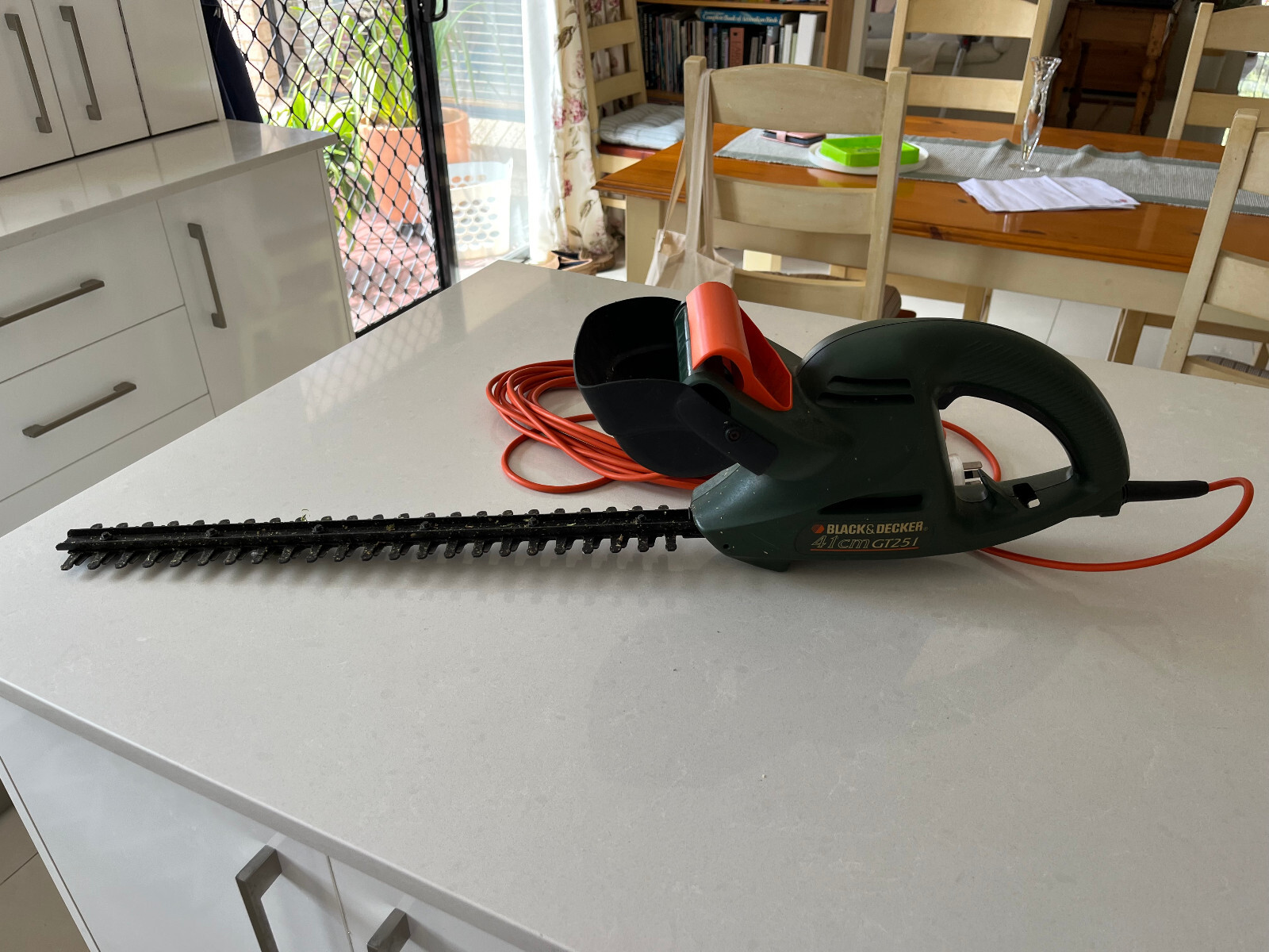 Black & Decker Electric Hedge trimmer eBay