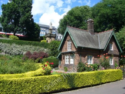 Foto 6x4 Garden Keeper's Lodge, Princes Street Gardens Edinburgh c2010