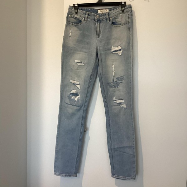 JEANS WEST SLIM BOYFRIEND SIZE 8 LIGHT FADED BLUE JEANS, WAIST 30 INCHES, RIPPED