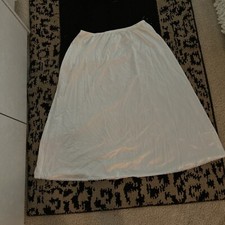 Ladies A Line WHITE Half Slip Medium  26  Long 100 Nylon.