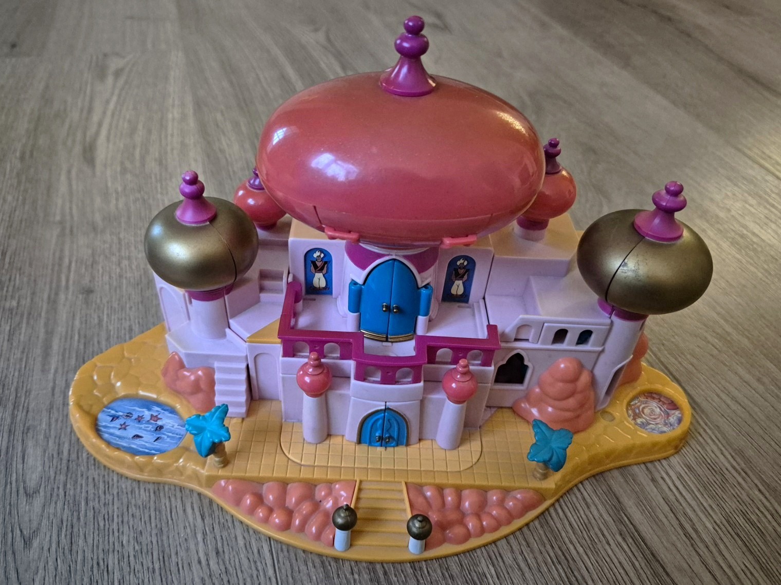 Disney Aladdin Polly Pocket with Figures