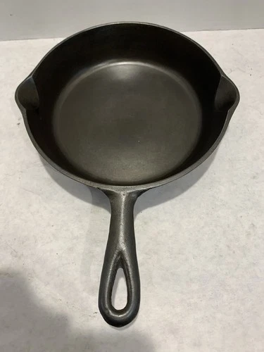 Vintage Refurbished Lodge No Notch #5 Cast Iron Skillet
