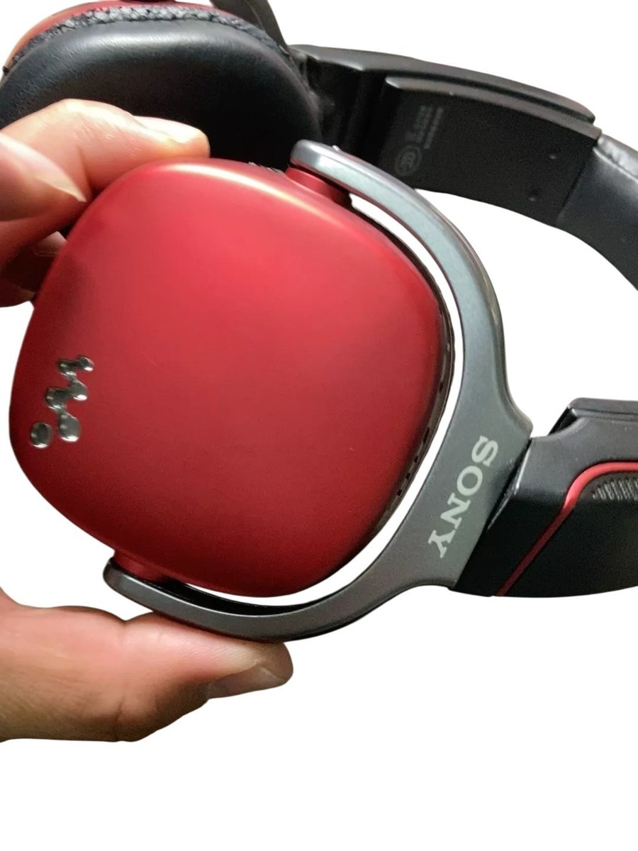 Used Sony 3 in 1 Walkman MP3 Player Speakers Headphones NWZ-WH303