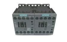 SIEMENS 3RH2440-1BB40 / 3RH24401BB40 (NEW IN BOX)