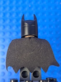 Lego Super Heroes: Batman I: Batman Dark Bluish Gray Suit bat024 Set 7888 7884