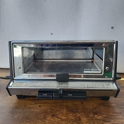 Vintage General Electric Deluxe Toast-R-Oven A2T93 Toaster Oven