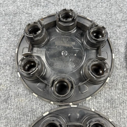 Chevrolet Silverado Astro Avalanche Express Center Cap P/N 15712387 OEM, 6325A - Picture 9 of 16