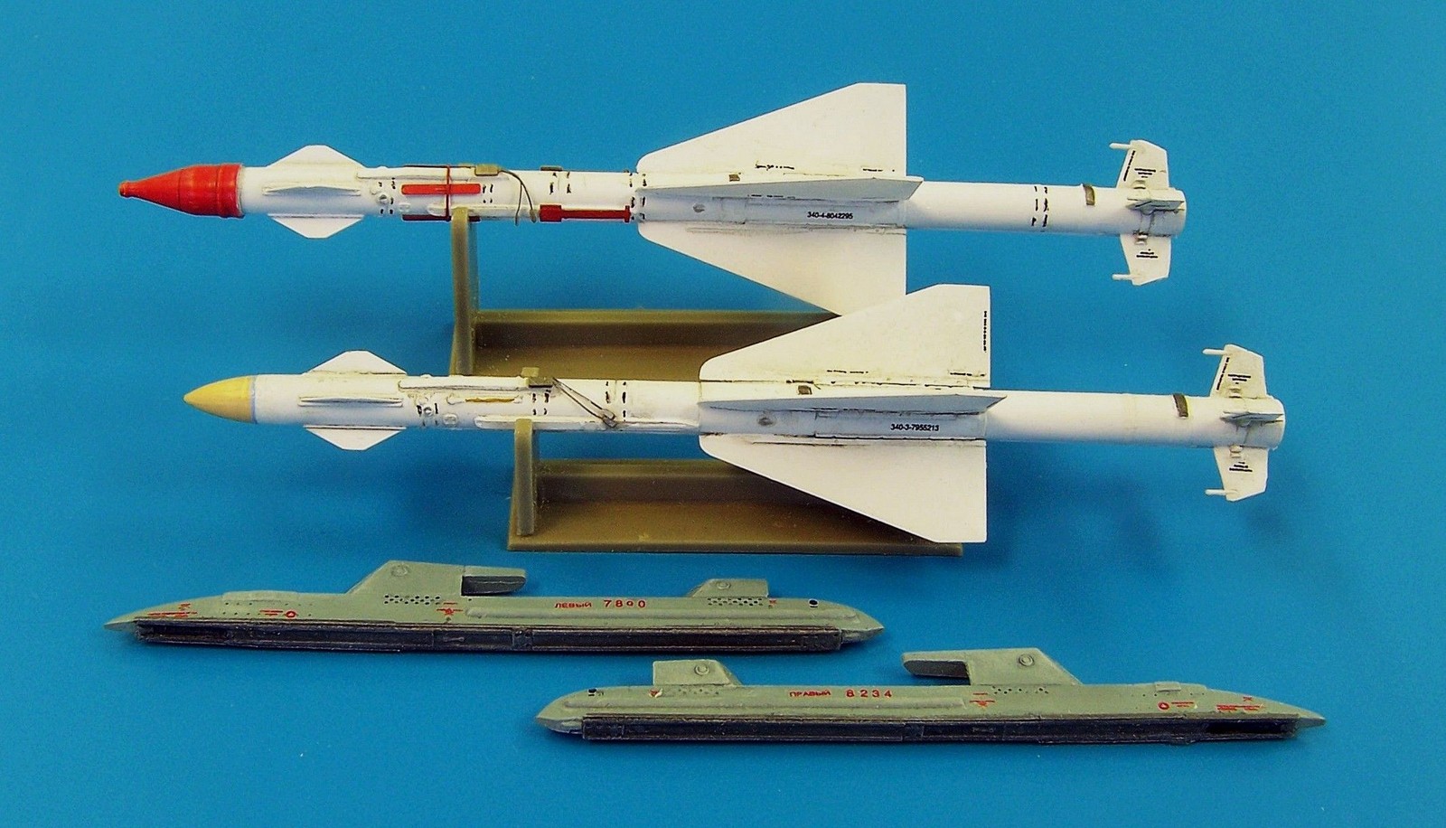 Plus Model AL4019 - 1:48 Resin Kit Russian Missile R-23R