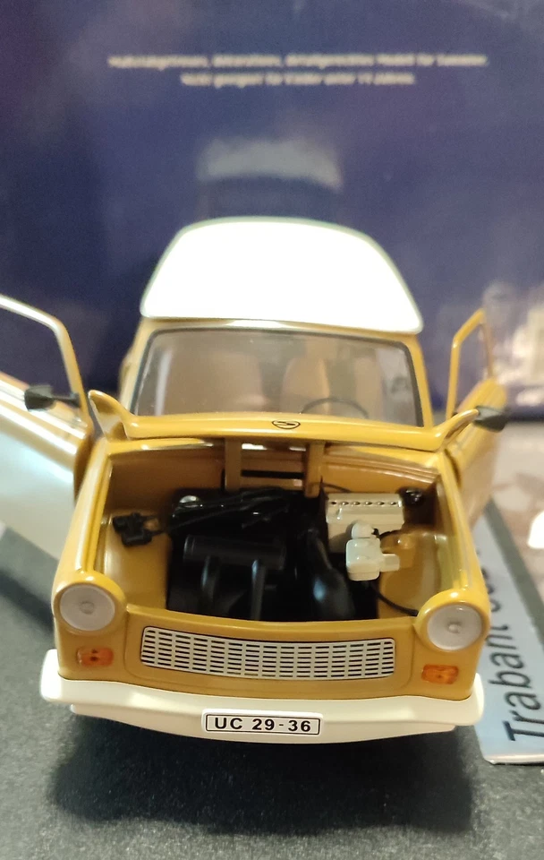 SUN STAR TRABANT 601 FAMILIARE scala 1/18 - Immagine 3 di 4