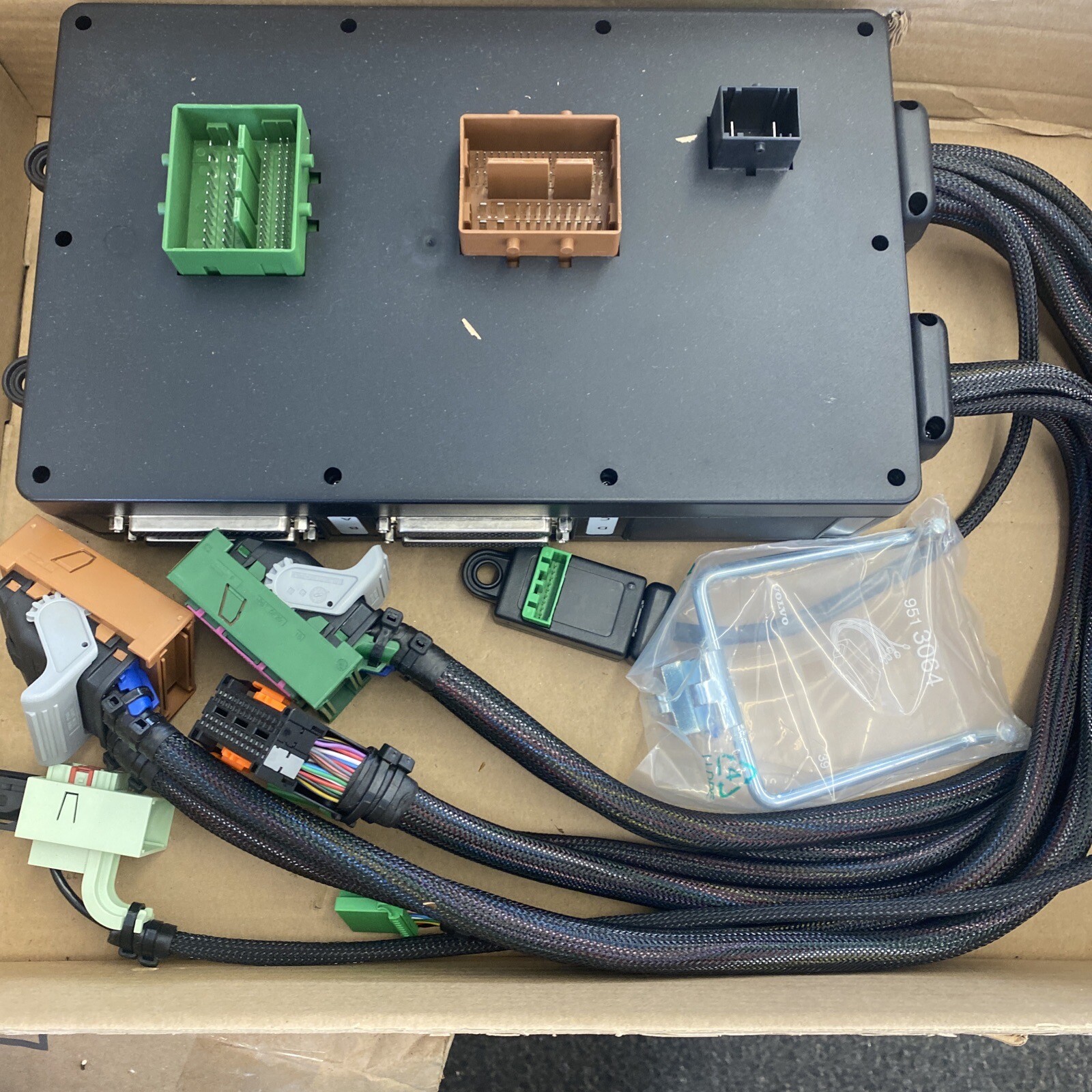 Volvo Cem Adapter 9513064 | eBay 