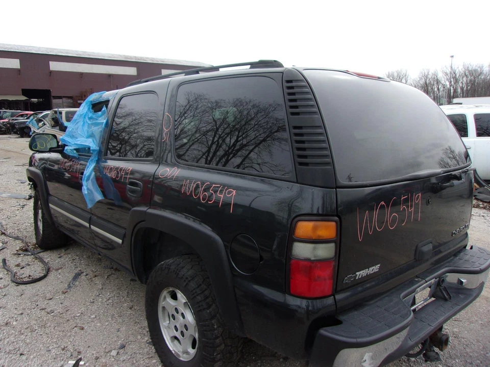 Brazo de control inferior inferior delantero izquierdo usado se adapta a: Chevrolet Tahoe 2005 AWD para Foto 2 de 4