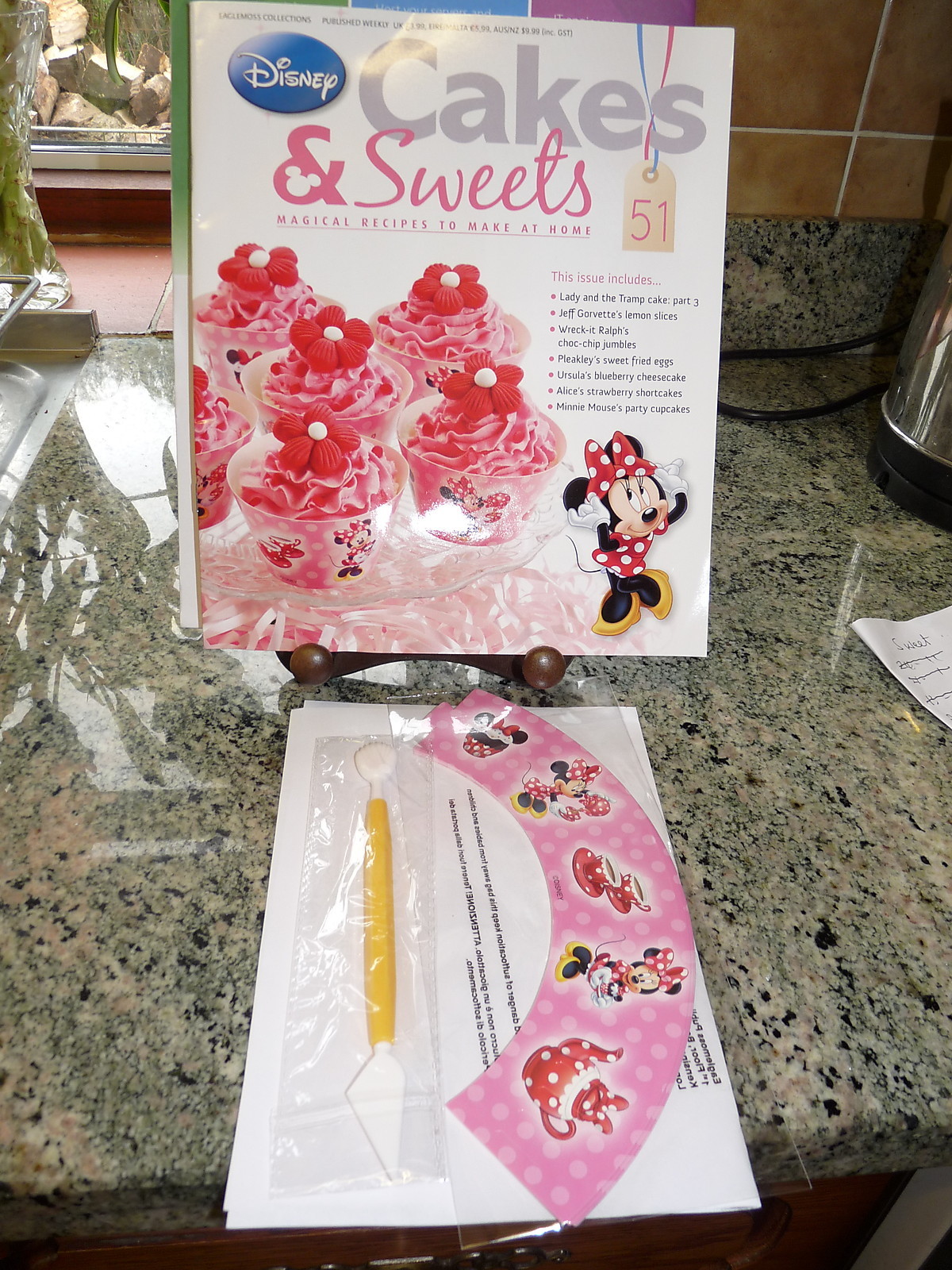 EAGLEMOSS DISNEY CAKES & SWEETS MINNIE CUPCAKE WRAPPER SHELL BLADE No