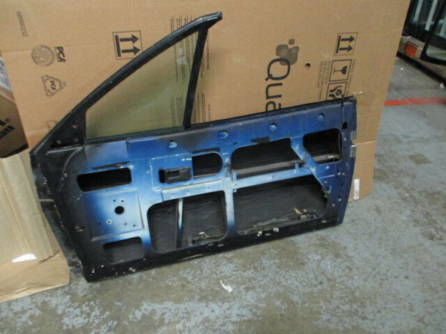 Ferrari Mondial 3.4 t -  RH Door  ( used ) - P/.N 62686700