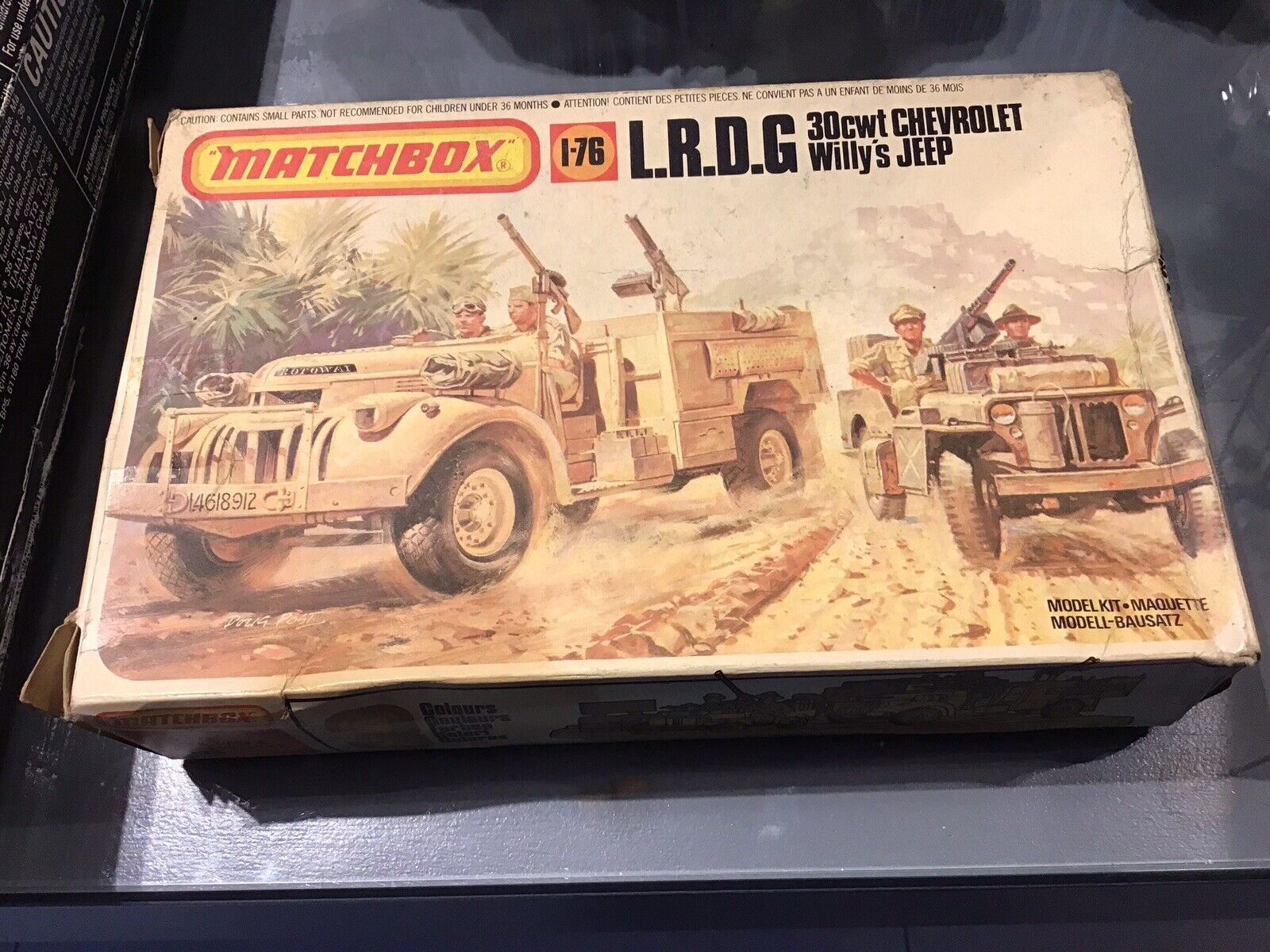 Matchbox L.R.D.G. 30cwt Chevrolet & Willy’s JEEP 1:76 scale model kit PK-173