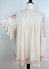 Davi & Dani Coral Embroidered Crinkle Elastic Neck Blouse LARGE Cream Lace Hem