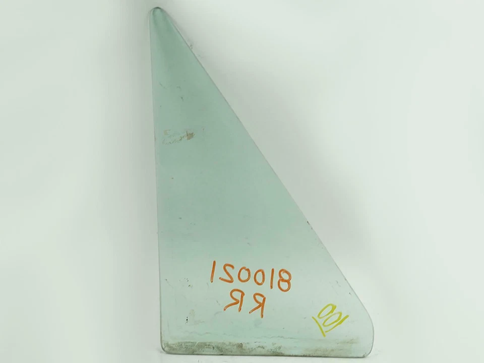 1987 - 1996 Chevrolet Corsica дверь вентиляционное стекло заднее правостороннее пассажирское - Изображение 2 из 4