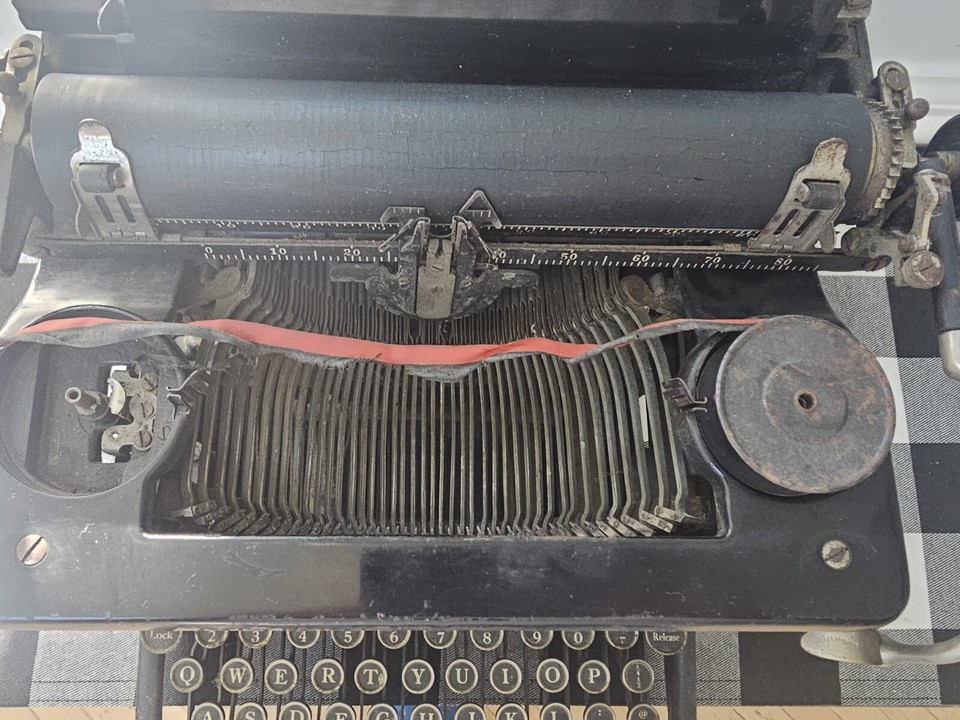 LC Smith Antique Vintage Typewriter No. 8 Syracuse NY Original Cover