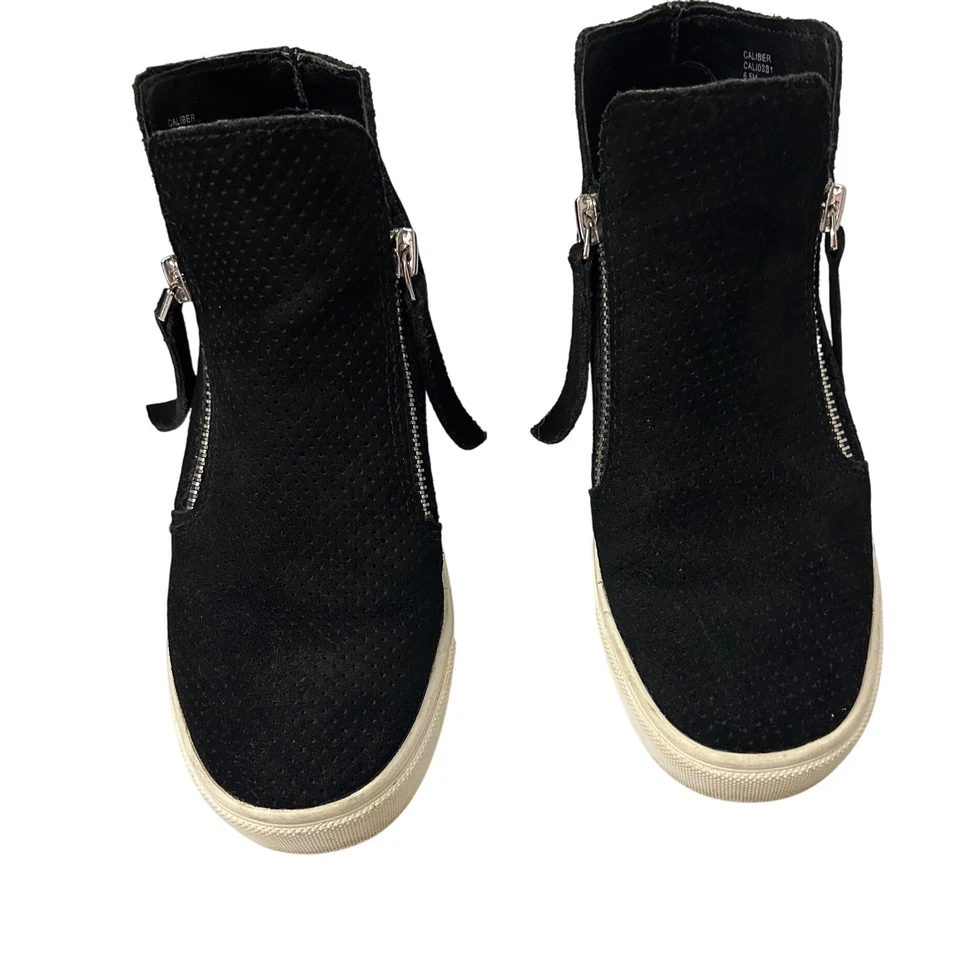 Steve Madden Caliber Black Suede Leather Wedge Heel Zip Up Sneakers W 6.5  Y 4.5 - Image 2 of 4