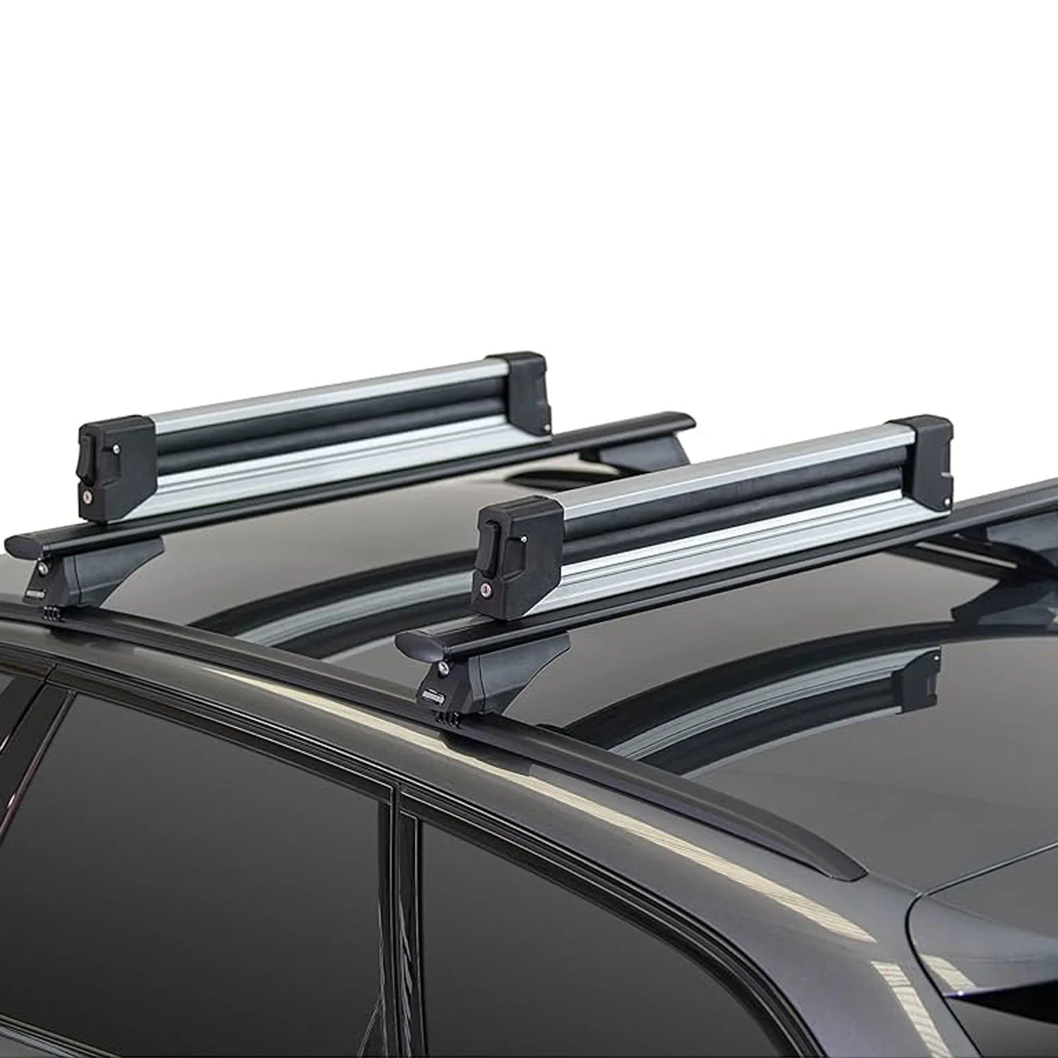 Porte-skis Menabo verrouillable contre le vol de snowboard sur les barres de toit