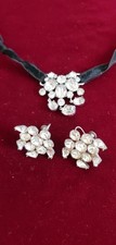 vintage rhinestone earrings and necklace set