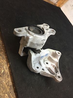 あ様へ① NISSAN ROGUE XTRAIL Engine Bracket Right Side 11211 4BA0A