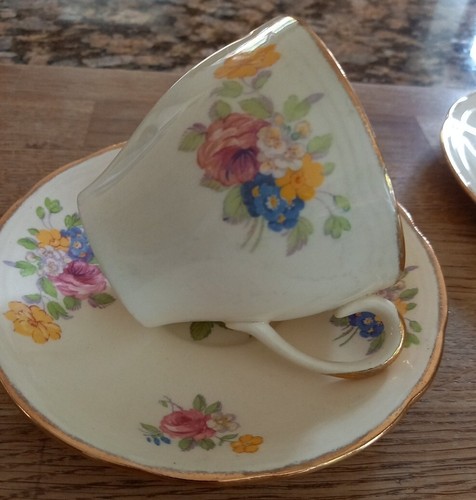 VINTAGE TRIO ART DECO 1930's ALFRED MEAKIN Porcelain Floral Cup, Saucer & Plate - Picture 17 of 22