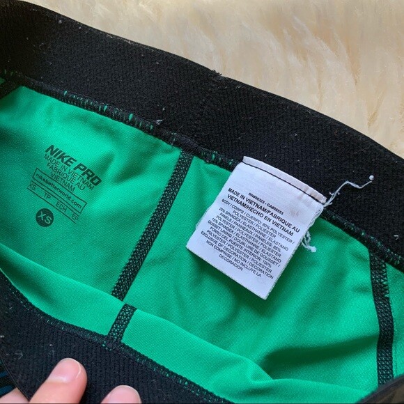 Nike Pro Hypercool Tidal Multi Training Tights XS - image 4