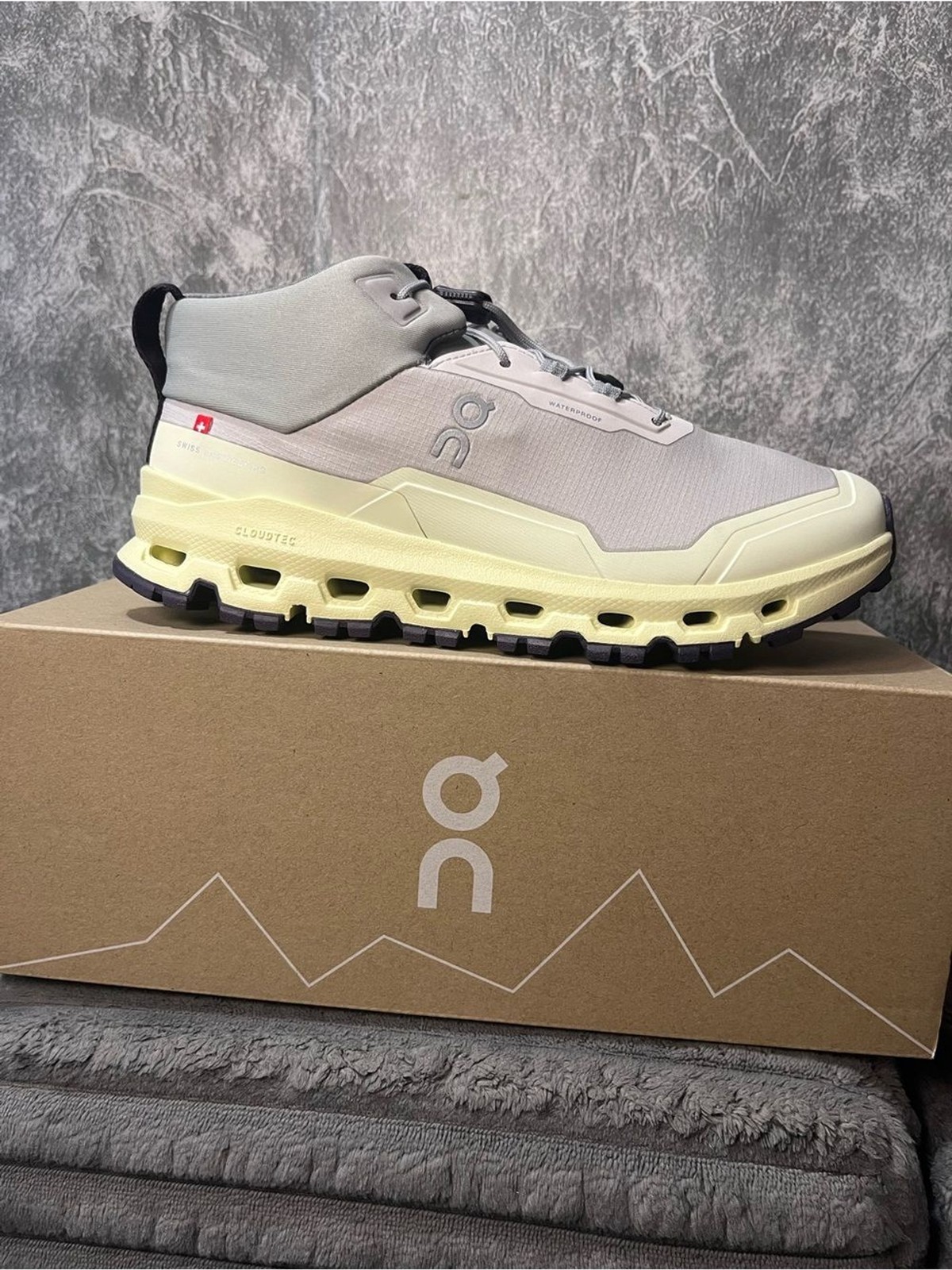 On Cloud Cloudhero Waterproof Trail Shoe - Light Gray & Pale Yellow unisex