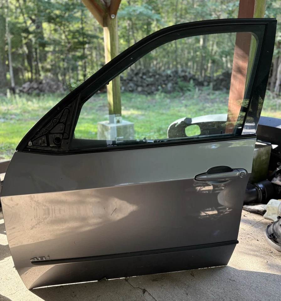 BMW E70 X5 2007-2013 conjunto de panel de carcasa de puerta del lado del conductor delantero izquierdo gris OEM Foto 2 de 3