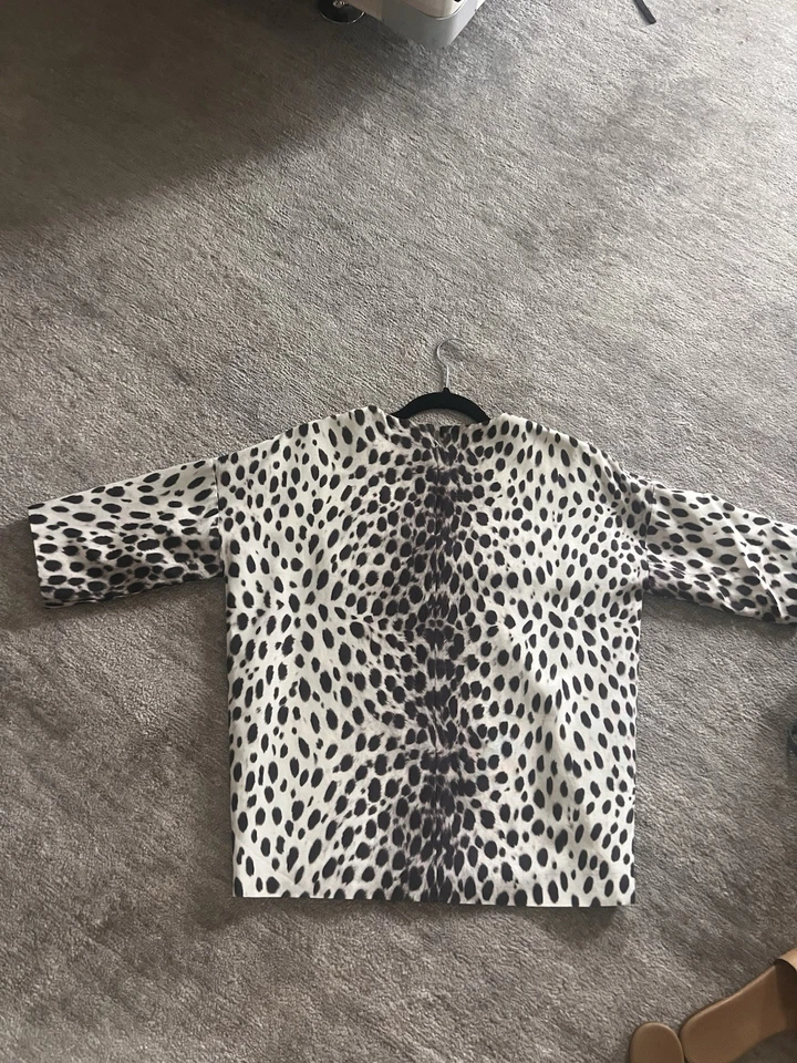 Christian Dior, Top Leopardo, Talla 4 EE. UU., Fr 36 Foto 4 de 4