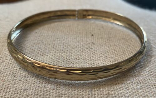 FAS Signed 925 Gold Vermeil Diamond Cut Flexible bangle Safety Fits Sz 7.25” - Picture 2 of 7