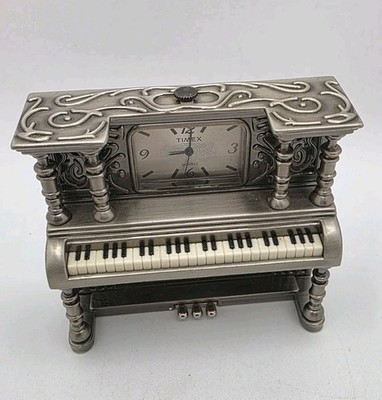 Vintage Signed Timex Quaryz Orante Silver Tone Piano Desk Top Clock