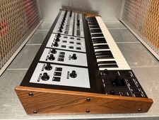 Oberheim OB-X8 8-voice Polyphonic Analog Synthesizer w/Free Dust Cover